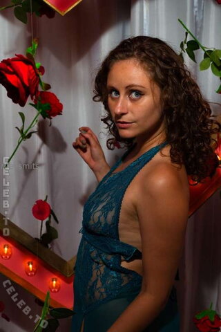rileysmits nude photo 34