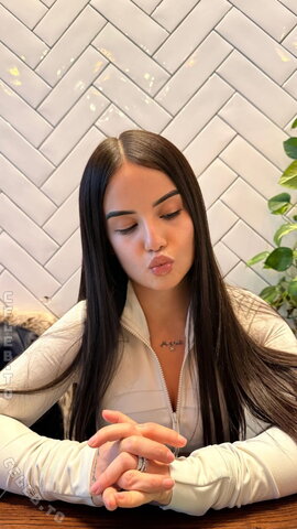 Rina Balaj nude photo 28