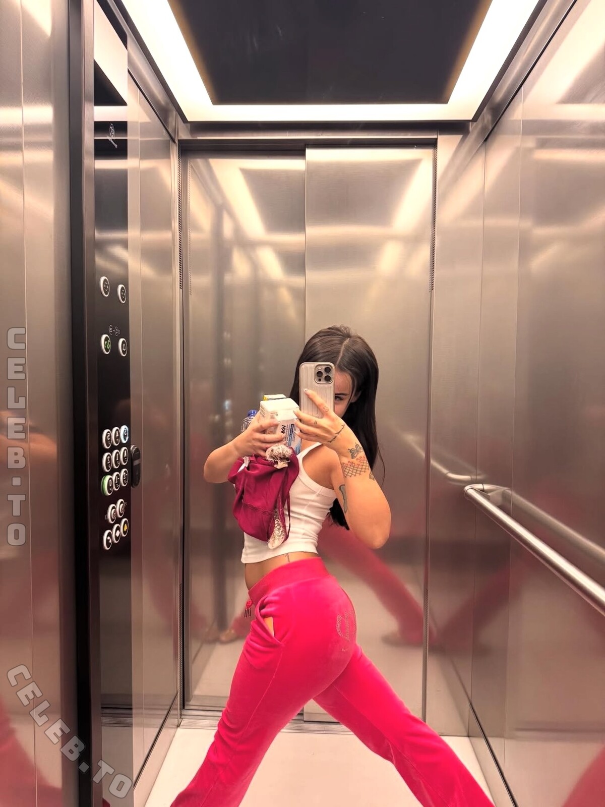 Rina Balaj nude photo 3