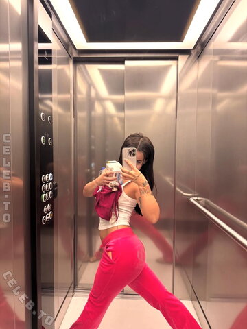 Rina Balaj nude photo 5
