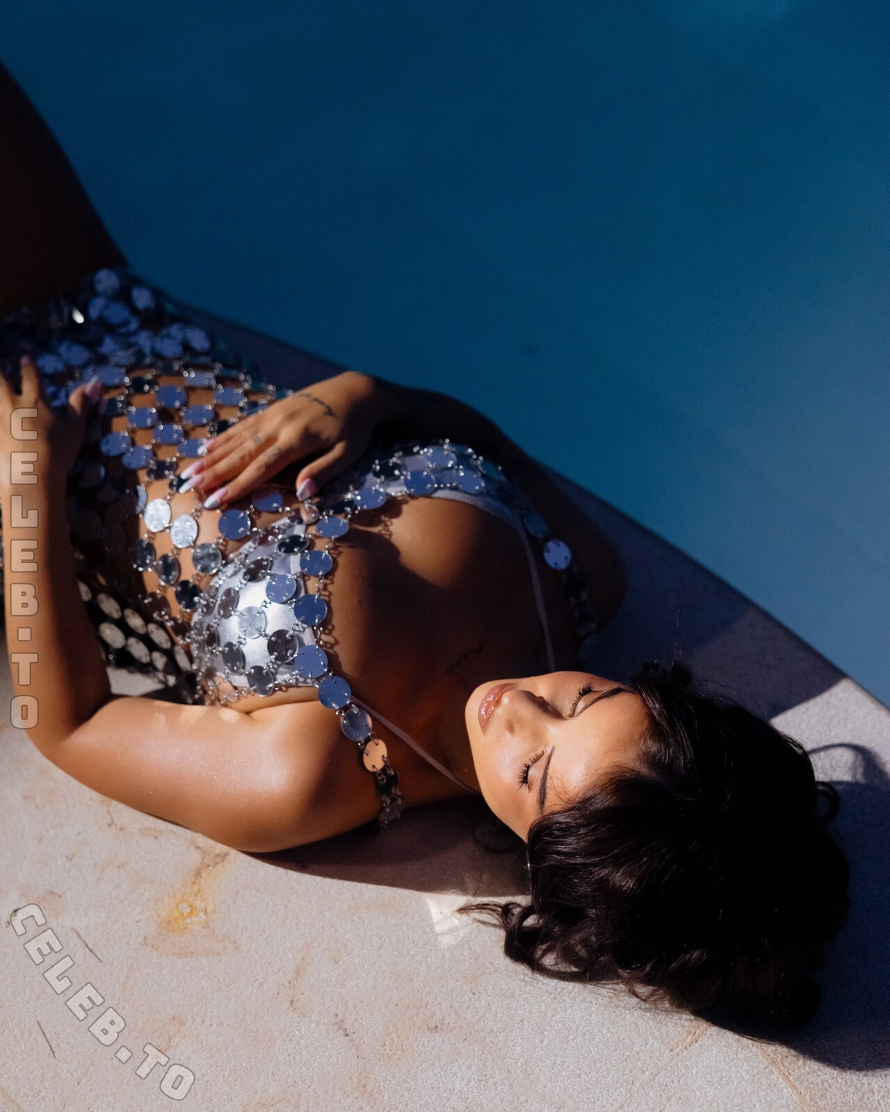 Rina Balaj nude photo 11