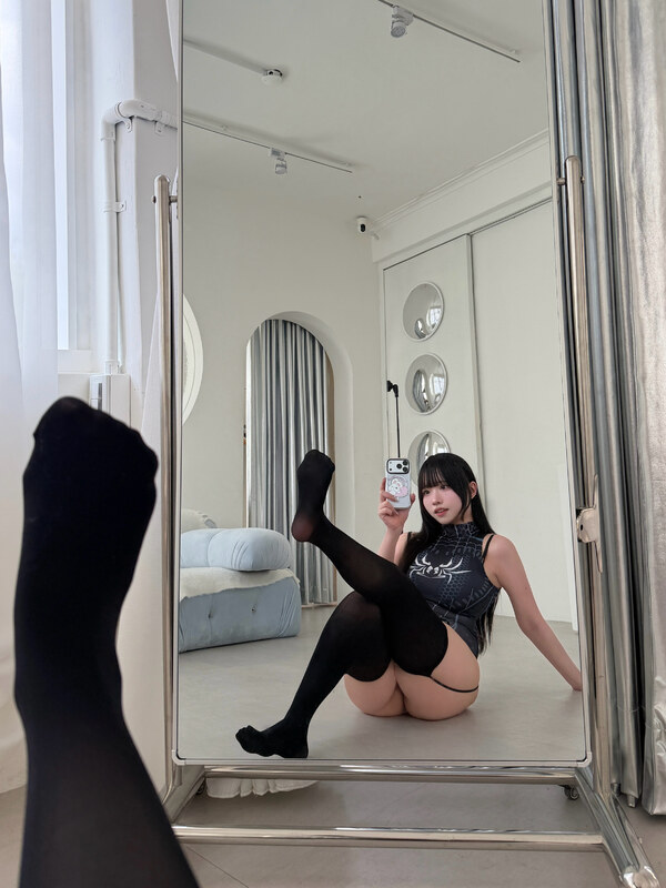 Riribebe123 nude photo 19