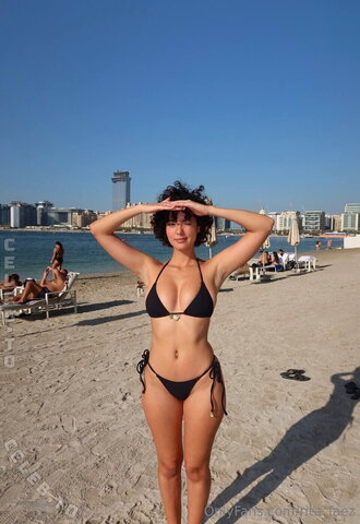 Rita Faez nude photo 33