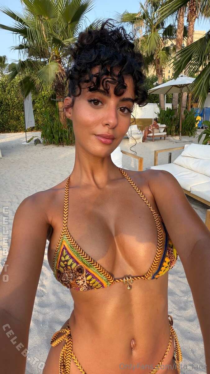 Rita Faez nude photo 17