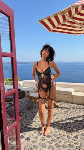 Rita Faez nude photo 20