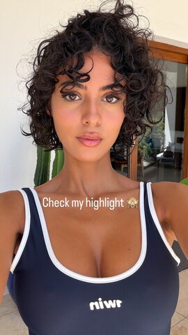 Rita Faez Fresh (2 photos)