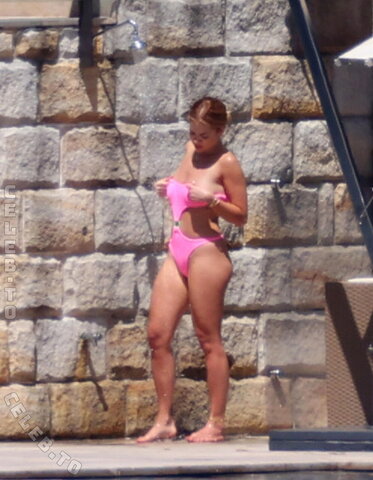 Rita Ora nude photo 31