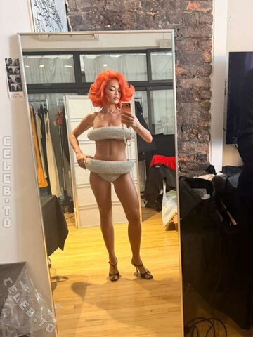 Rita Ora nude photo 2