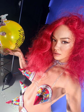 Rita Ora nude photo 1