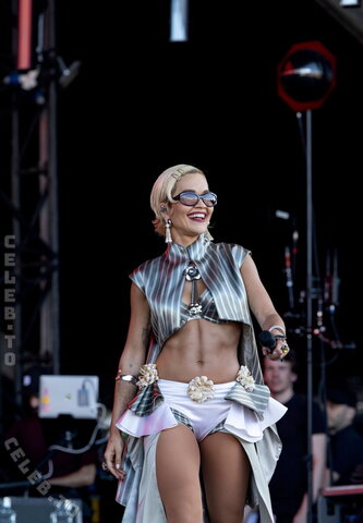 Rita Ora nude photo 21