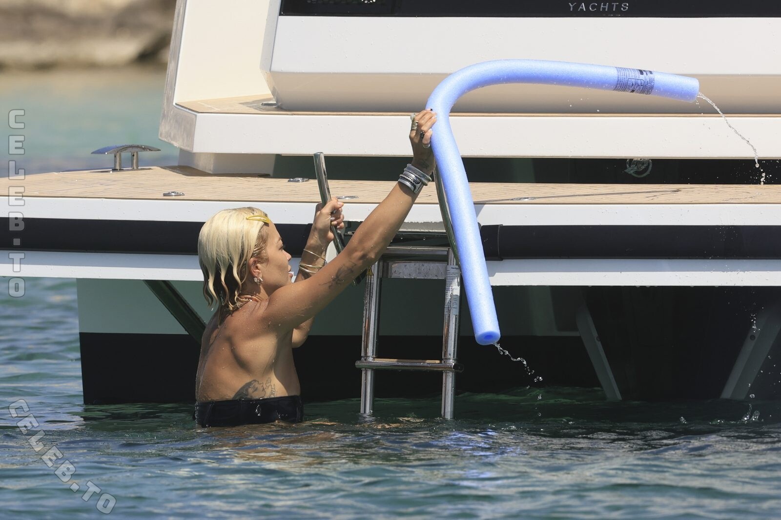 Rita Ora nude photo 18