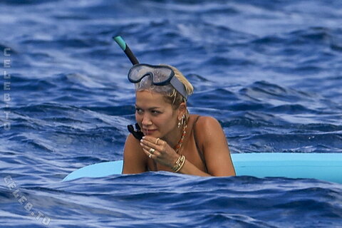 Rita Ora nude photo 31