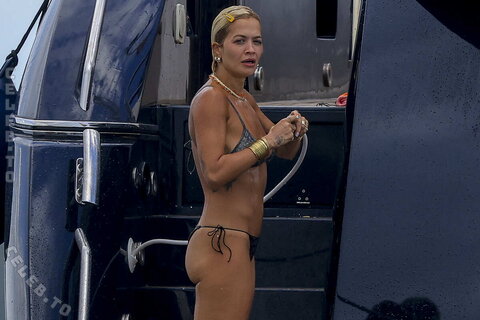 Rita Ora nude photo 16