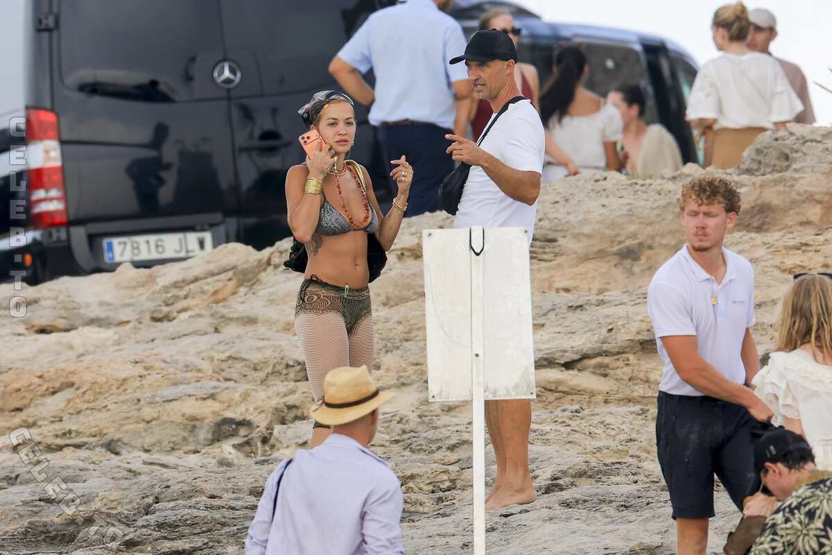Rita Ora nude photo 24
