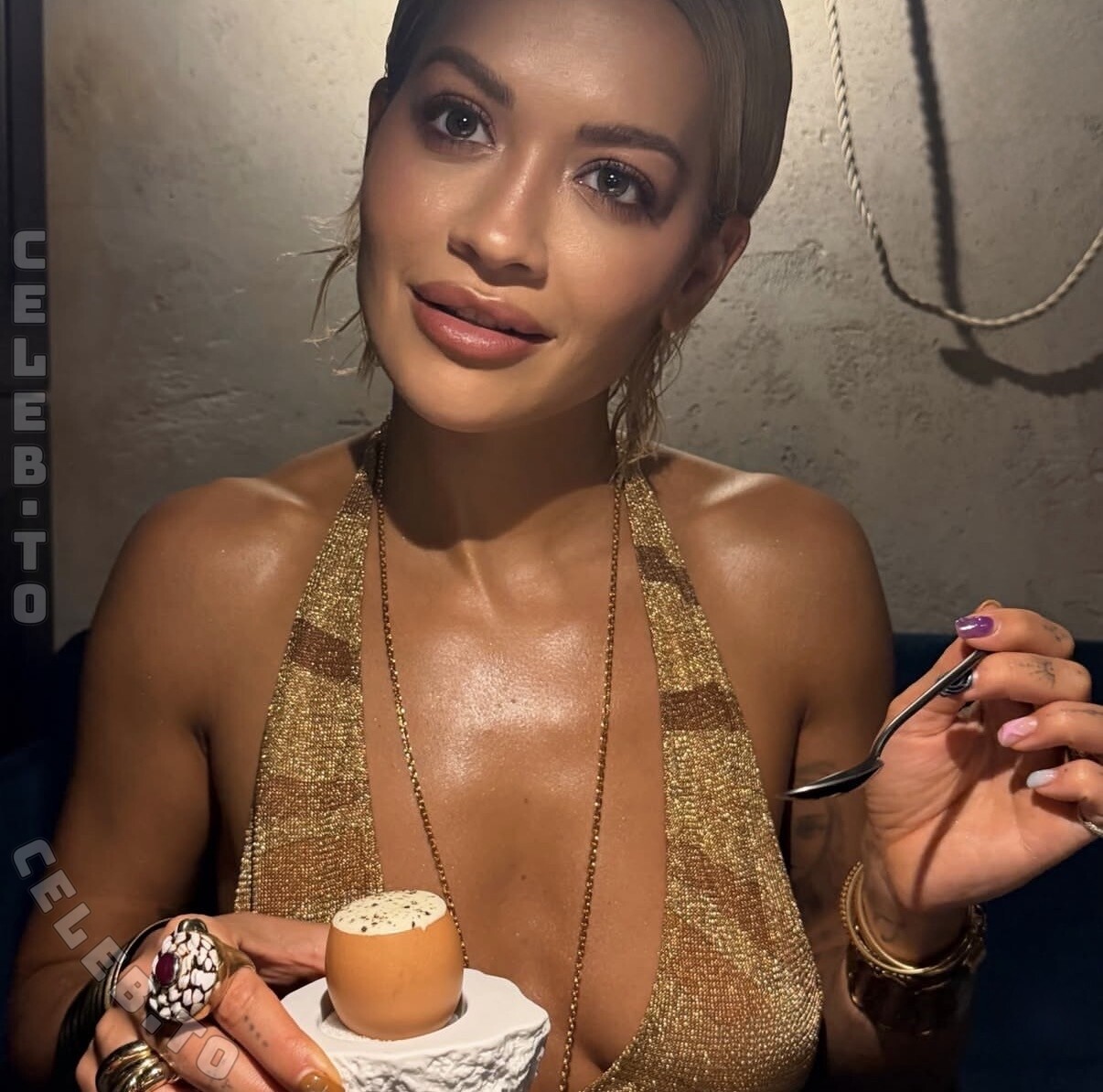 Rita Ora nude photo 4