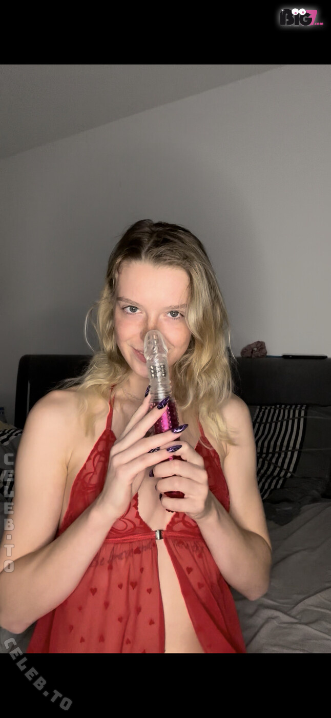 River4U nude photo 4