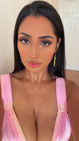 Riya B 🇧🇩 nude photo 4