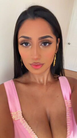 Riya B 🇧🇩 nude photo 3