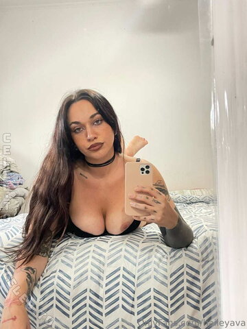 Ro Arenas nude photo 5