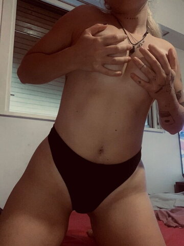 Rochi Dubos nude photo 15