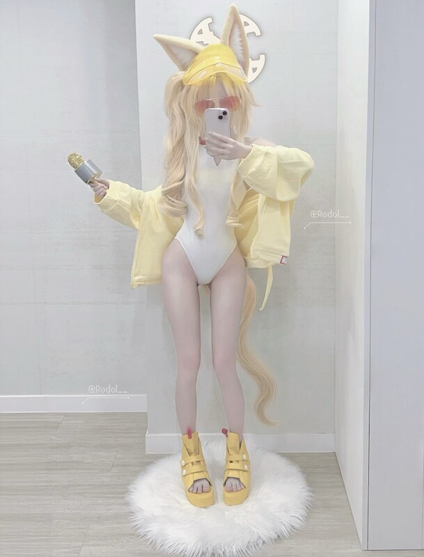 Rodol nude photo 1