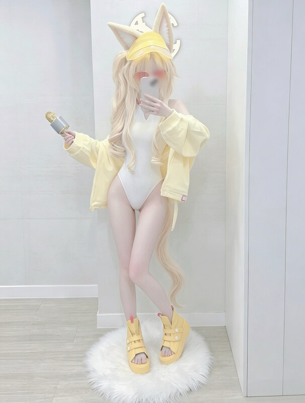 Rodol nude photo 2
