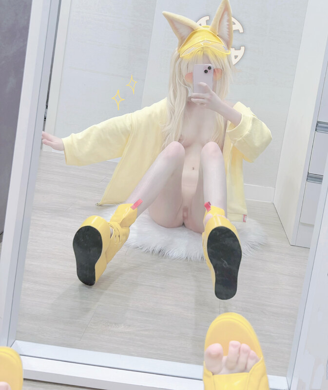 Rodol nude photo 3