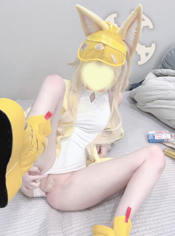 Rodol nude photo 4