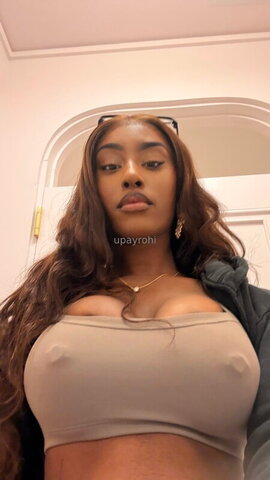Rohilu nude photo 9