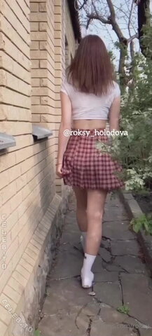 Roksana Holodova nude photo 10