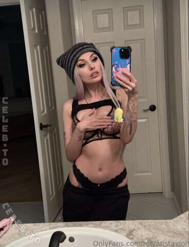 Rolyatistaylor nude photo 17