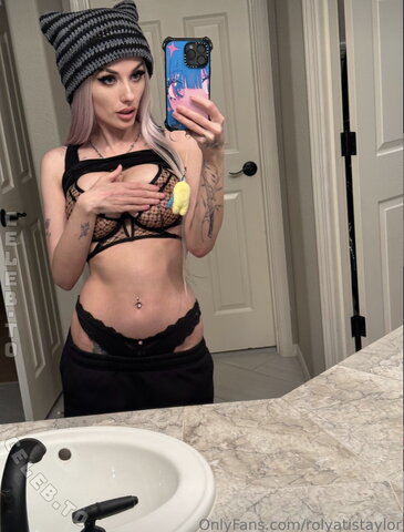 Rolyatistaylor nude photo 15