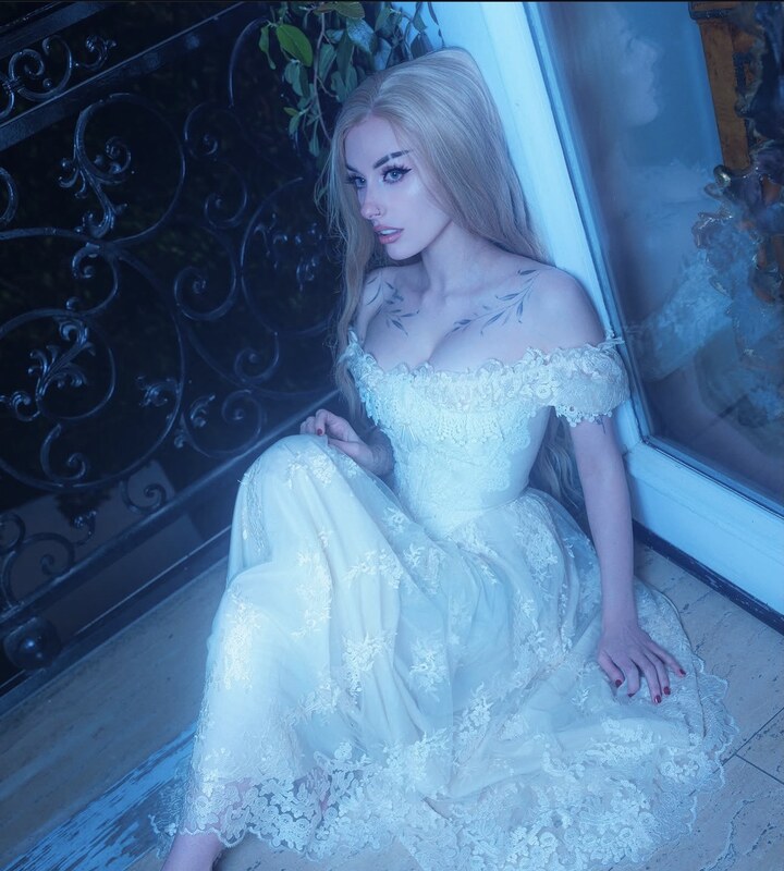 Rolyatistaylor nude photo 1