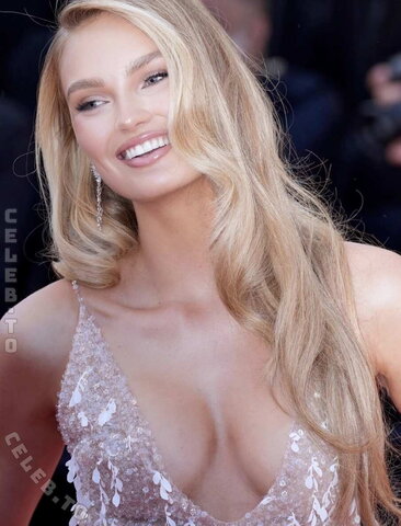Romee Strijd nude photo 2