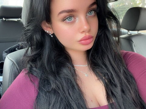 Romey Livette nude photo 2