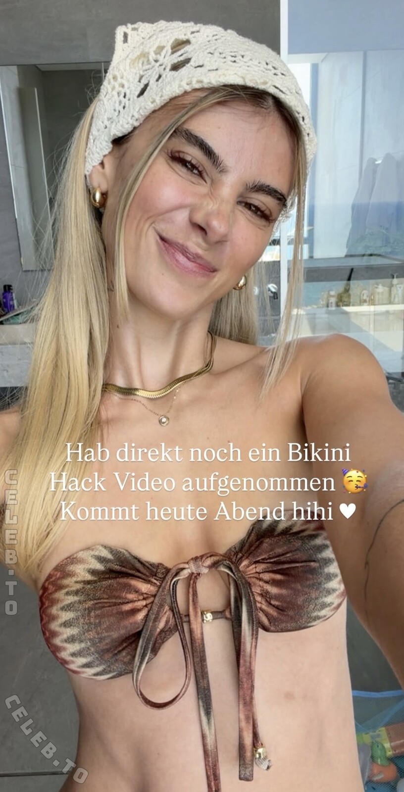 Romina Palm nude photo 1