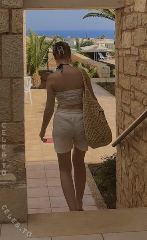 romysvibess nude photo 31