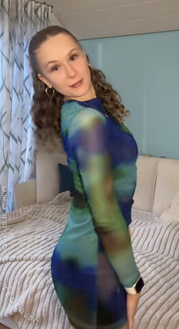 romysvibess – Colorful tight dress
