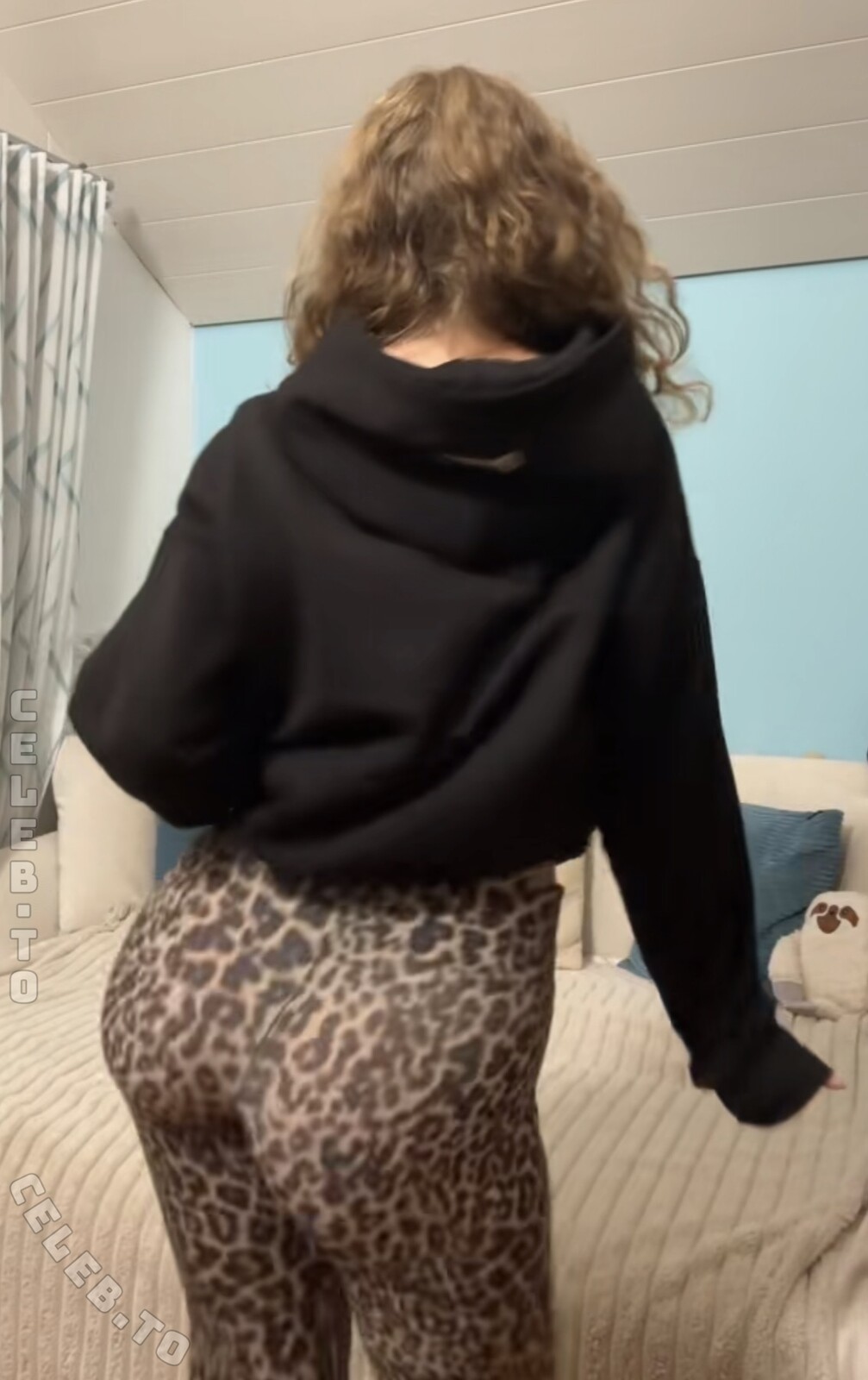 romysvibess nude photo 2