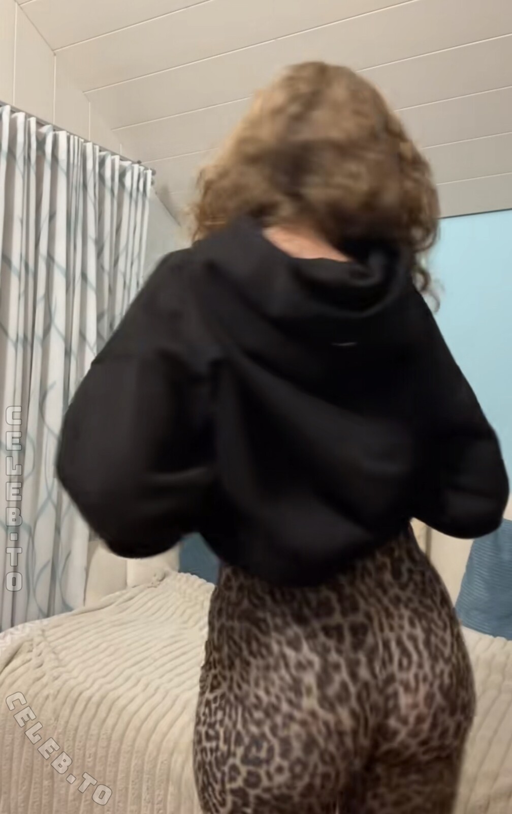 romysvibess nude photo 5