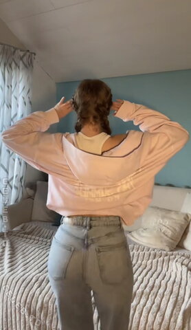 romysvibess nude photo 8