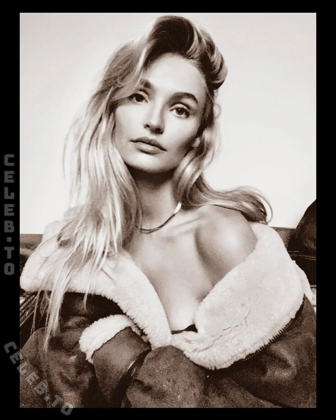 Roosmarijn De Kok nude photo 3