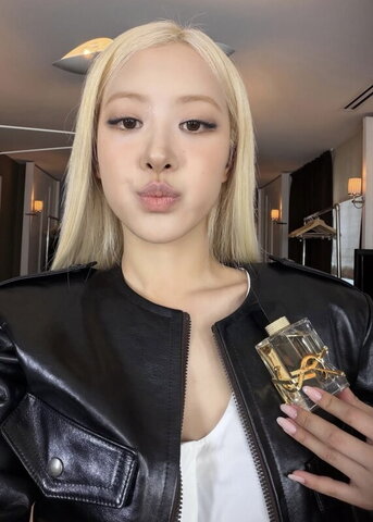 Rosé New (11 photos)