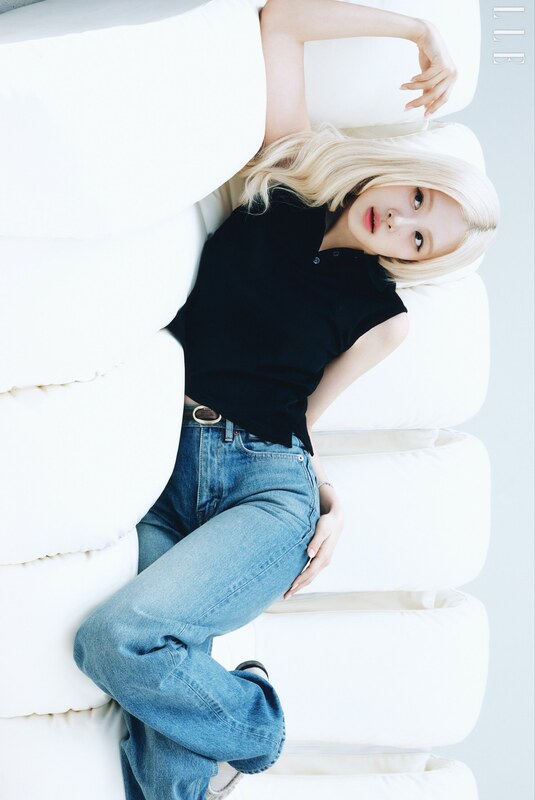 Rosé nude photo 8