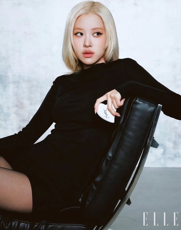 Rosé nude photo 10