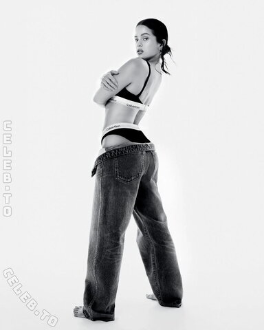 Rosalia nude photo 6