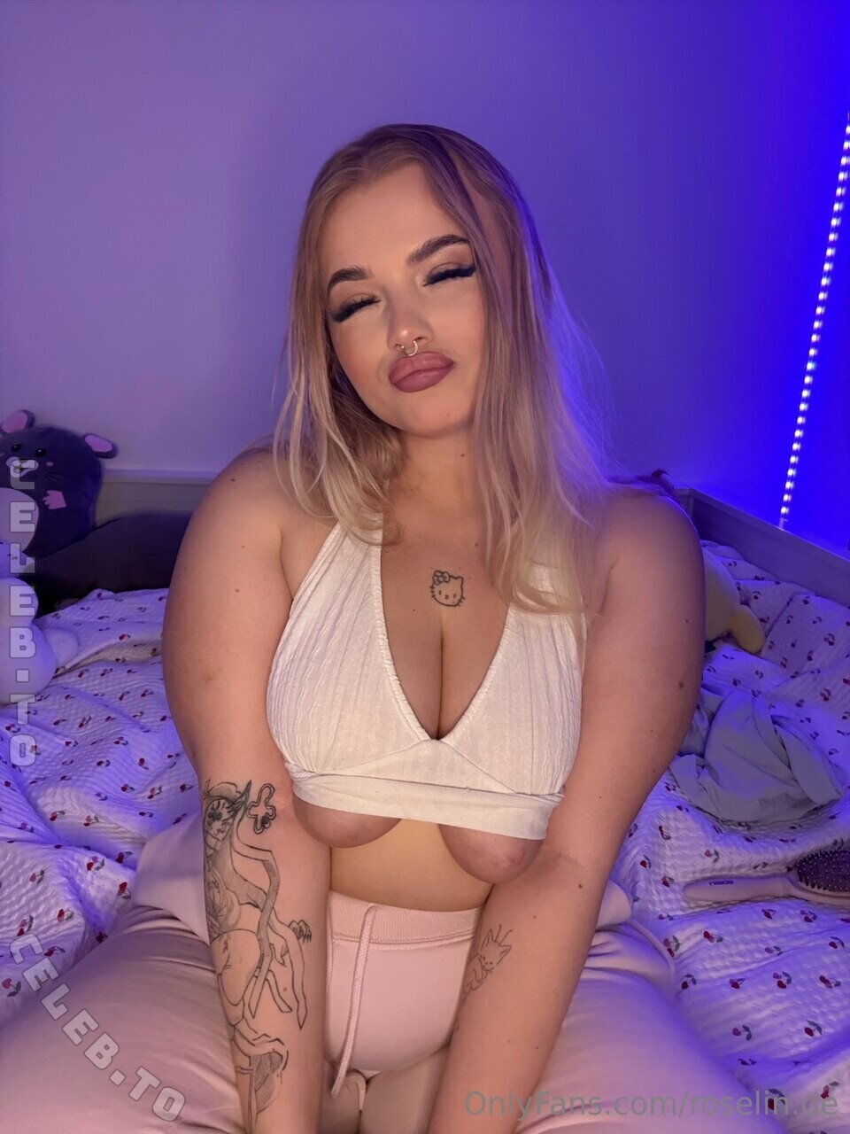 Roselin.de nude photo 3