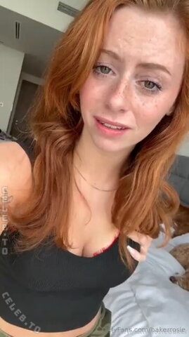 Rosie Baker nude photo 9