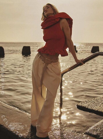 Rosie Huntington-Whiteley nude