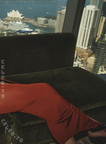 Rosie Huntington-Whiteley nude